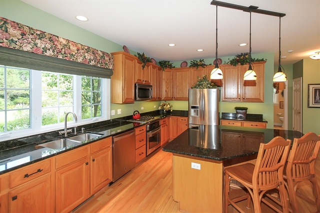 1583 Old Forge Rd, Bartlett, IL 60103 photo 7