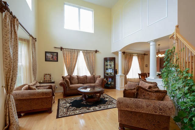 5719 Buckingham Ct, Rolling Meadows, IL 60008 photo 2