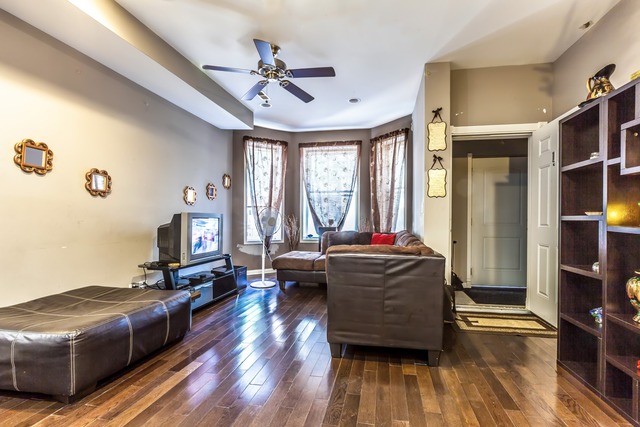6136 S Champlain Ave, Chicago, IL 60637 photo 2