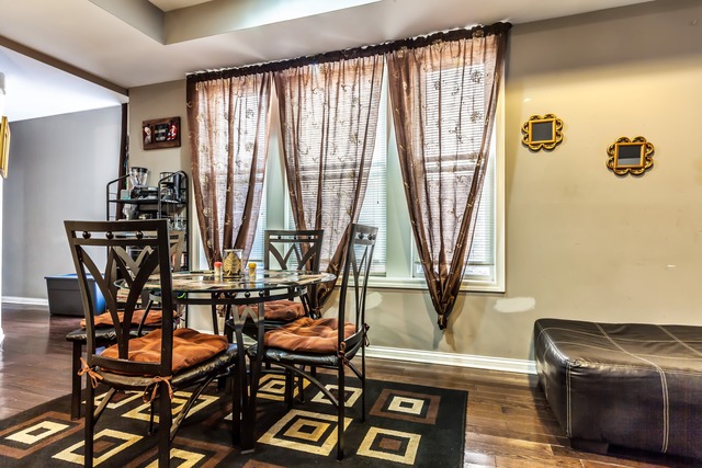 6136 S Champlain Ave, Chicago, IL 60637 photo 4