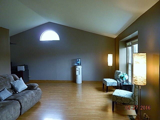 1570 Lenox Ct, Bartlett, IL 60103 photo 3