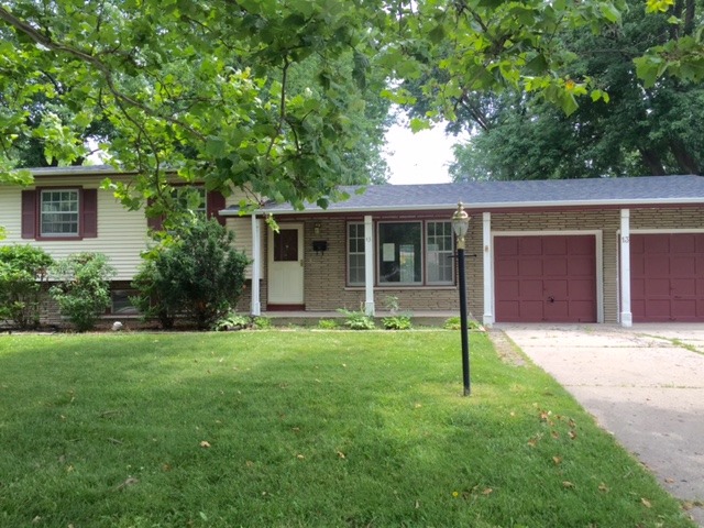 13 Circle Dr E, Montgomery, IL 60538 photo 1