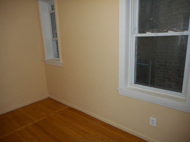3019 N Gresham Ave, Chicago, IL 60618 photo 5