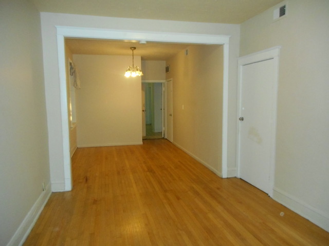 3019 N Gresham Ave, Chicago, IL 60618 photo 3