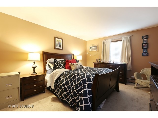 415 Echo Ln #3, Aurora, IL 60504 photo 5