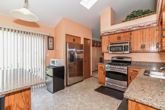 6232 Michael Ln, Matteson, IL 60443 photo 3