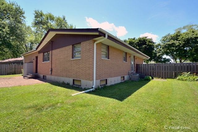 26 Woodview Ln, Algonquin, IL 60102 photo 24