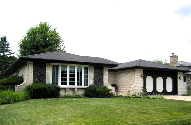 302 S Meier Rd, Mount Prospect, IL 60056 photo 1