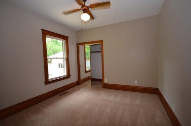 466 Standish St, Elgin, IL 60123 photo 9