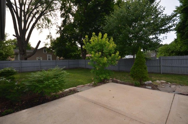466 Standish St, Elgin, IL 60123 photo 16