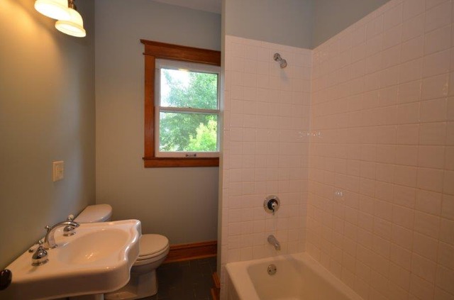 466 Standish St, Elgin, IL 60123 photo 8