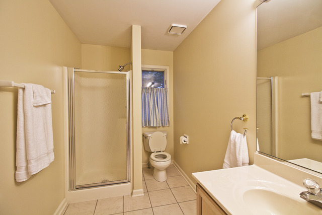 2130 Hallmark Ct, Wheaton, IL 60187 photo 16