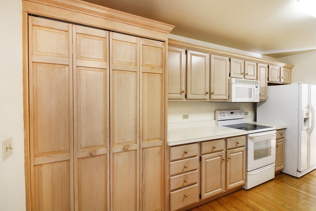 2130 Hallmark Ct, Wheaton, IL 60187 photo 4