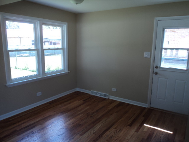 8777 Plainfield Rd, Lyons, IL 60534 photo 5