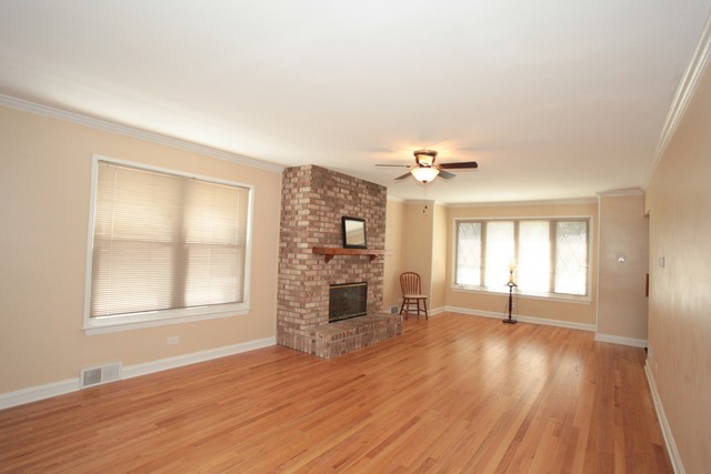 1011 S 2nd Ave, Des Plaines, IL 60016 photo 2