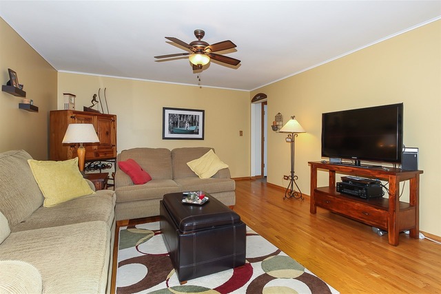 3900 N Firestone Dr, Hoffman Estates, IL 60192 photo 10