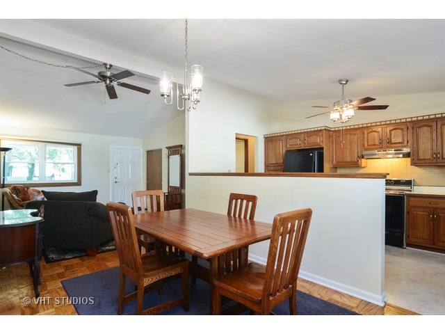 3903 Wilke Rd, Rolling Meadows, IL 60008 photo 4
