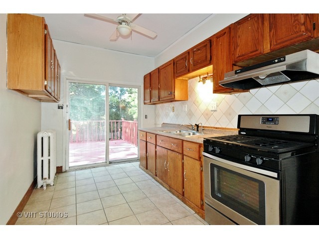 375 North St, Elgin, IL 60120 photo 5