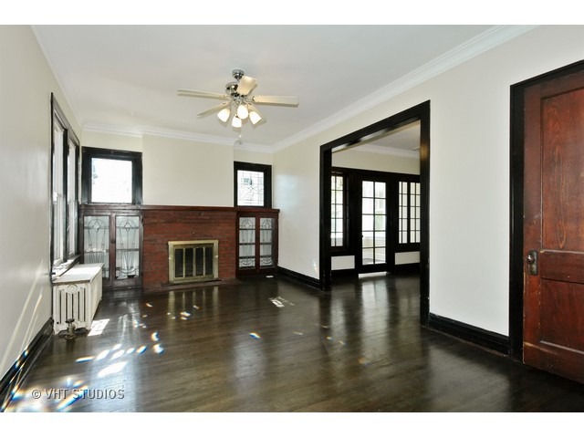 375 North St, Elgin, IL 60120 photo 2