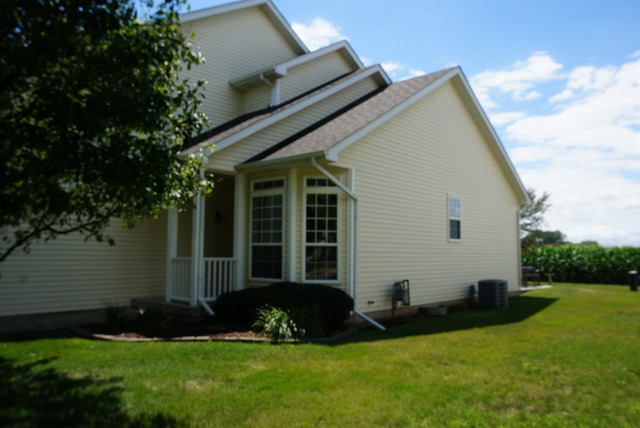 16160 Fairfield Dr, Plainfield, IL 60586 photo 2
