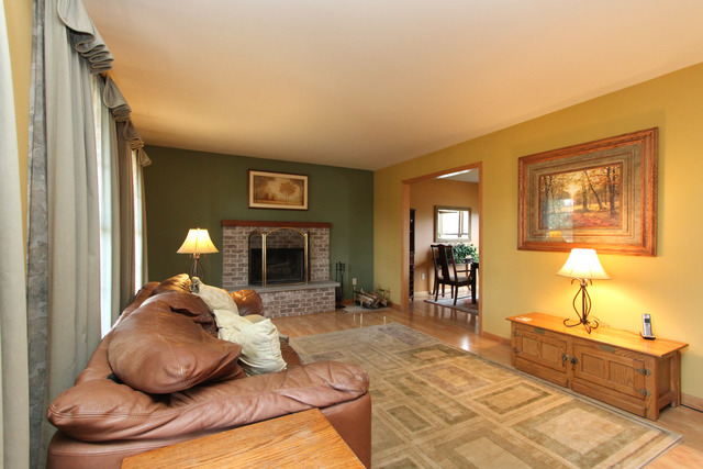 212 Whitmore Trl, Mchenry, IL 60050 photo 5