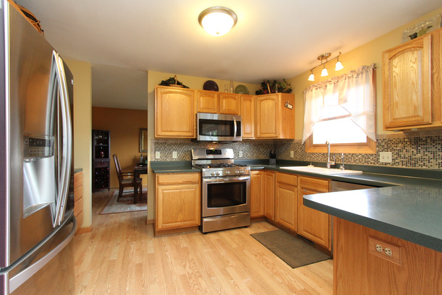 212 Whitmore Trl, Mchenry, IL 60050 photo 6