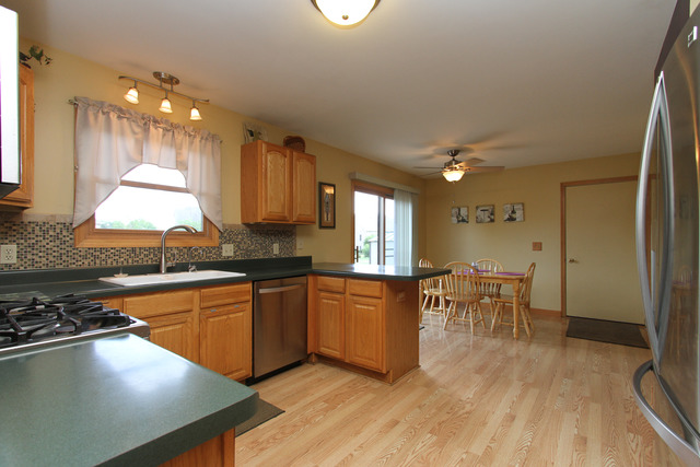 212 Whitmore Trl, Mchenry, IL 60050 photo 7