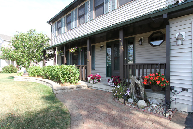 212 Whitmore Trl, Mchenry, IL 60050 photo 2