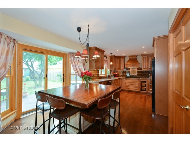 169 Bates St, Wheaton, IL 60187 photo 6