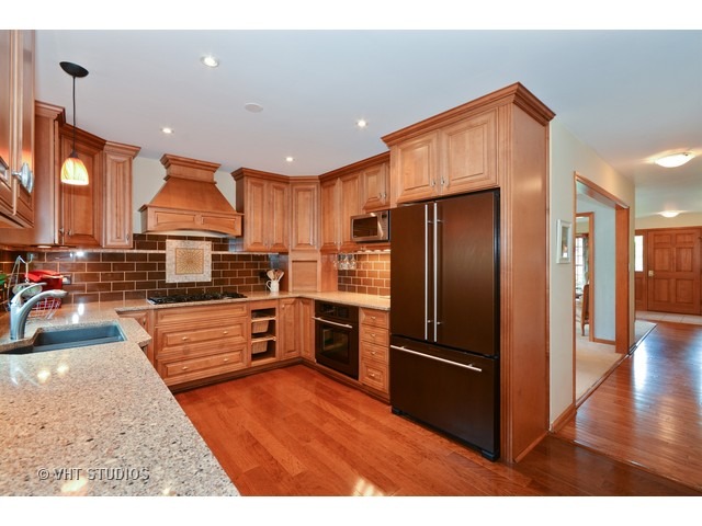 169 Bates St, Wheaton, IL 60187 photo 4