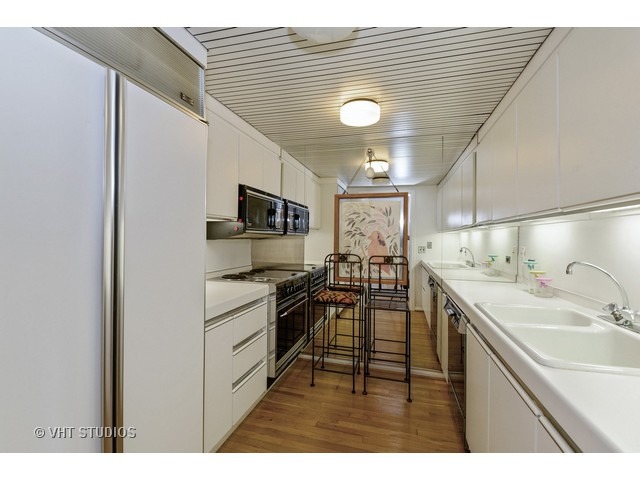 161 E Chicago Ave #27D, Chicago, IL 60611 photo 8
