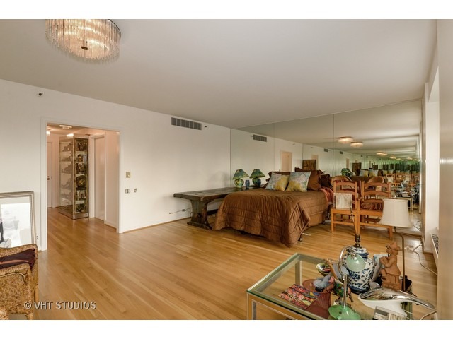 161 E Chicago Ave #27D, Chicago, IL 60611 photo 6