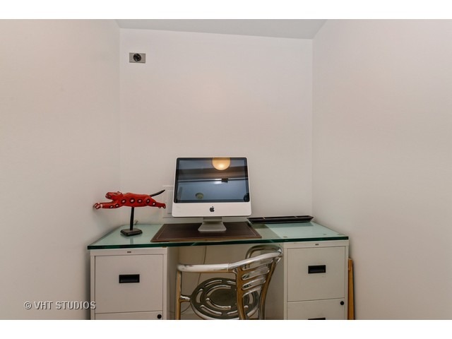 161 E Chicago Ave #27D, Chicago, IL 60611 photo 9