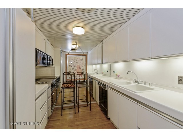 161 E Chicago Ave #27D, Chicago, IL 60611 photo 7