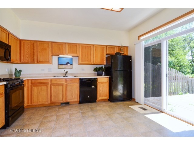 2812 Hoffman St, Plano, IL 60545 photo 4