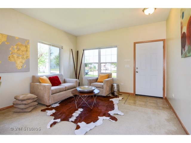 2812 Hoffman St, Plano, IL 60545 photo 2