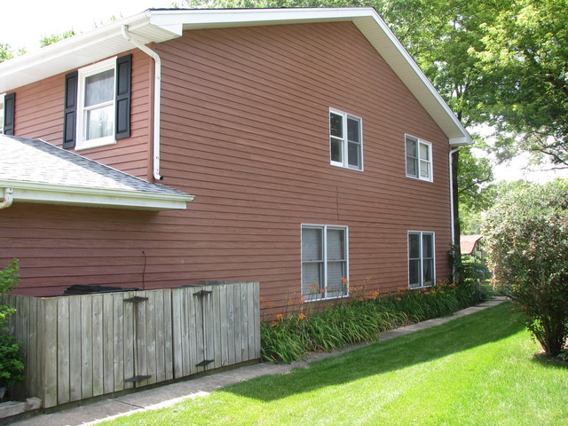 2022 E Parkview Cir, Hoffman Estates, IL 60169 photo 3