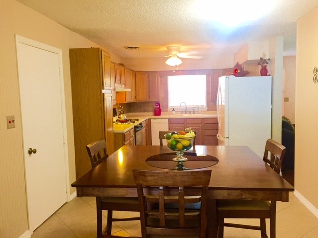 14 Durell Dr, Kankakee, IL 60901 photo 4