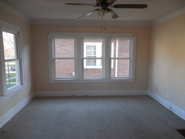 836 S 3rd Ave, Kankakee, IL 60901 photo 2