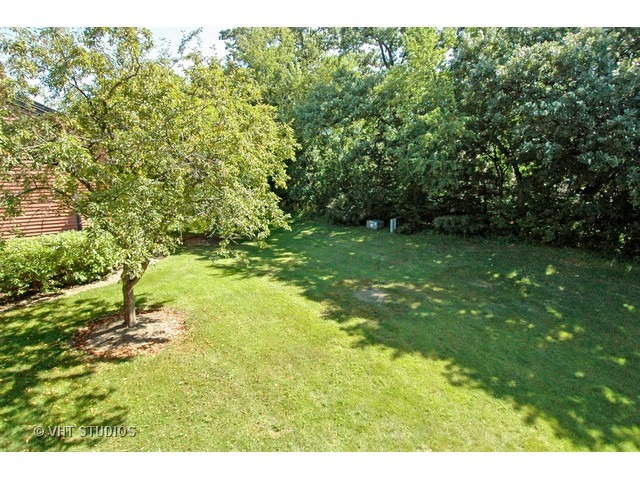 685 Waverly Dr #D, Elgin, IL 60120 photo 10