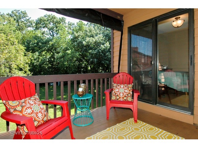 685 Waverly Dr #D, Elgin, IL 60120 photo 8