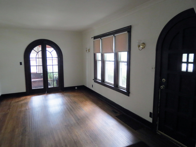 718 Bangs St, Aurora, IL 60505 photo 6