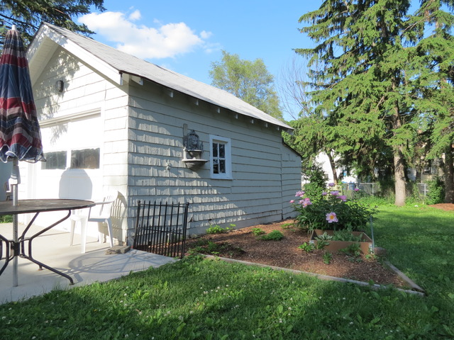 718 Bangs St, Aurora, IL 60505 photo 3