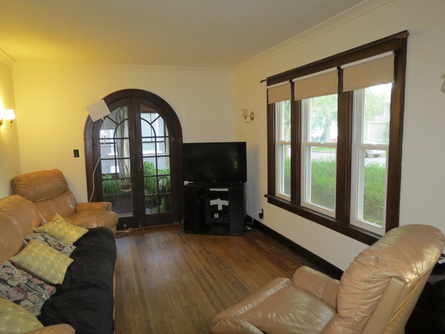 718 Bangs St, Aurora, IL 60505 photo 10