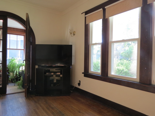 718 Bangs St, Aurora, IL 60505 photo 8