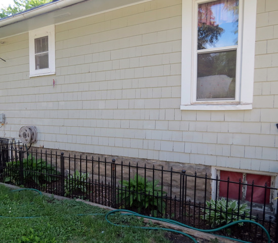 718 Bangs St, Aurora, IL 60505 photo 4