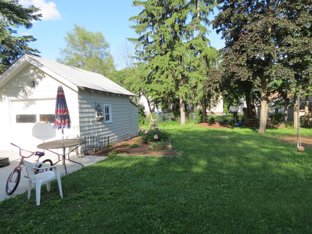 718 Bangs St, Aurora, IL 60505 photo 5