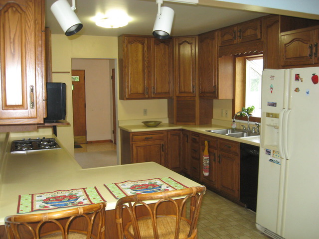 721 E Division St, Lockport, IL 60441 photo 5