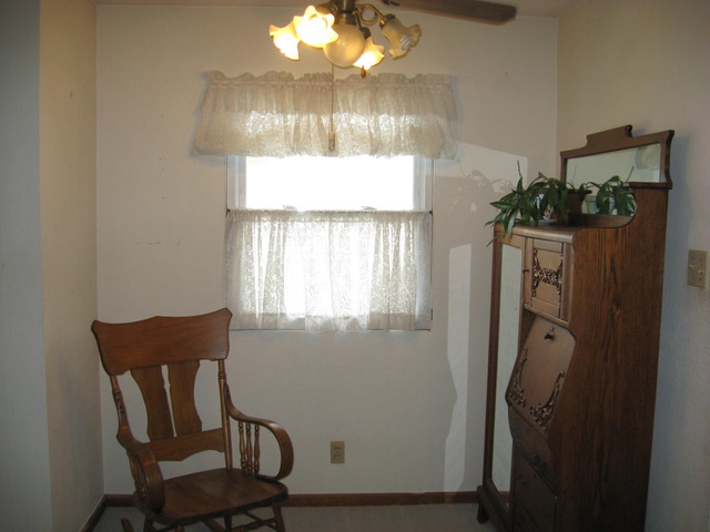 721 E Division St, Lockport, IL 60441 photo 4