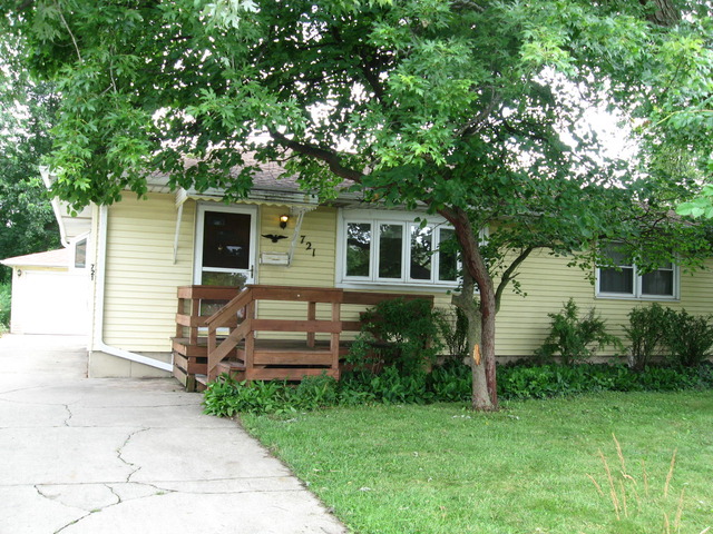 721 E Division St, Lockport, IL 60441 photo 1